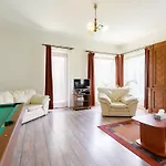 Albizia By Interhome بالاتونفوريد