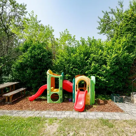 Albizia By Interhome