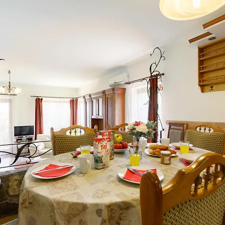 Albizia By Interhome *