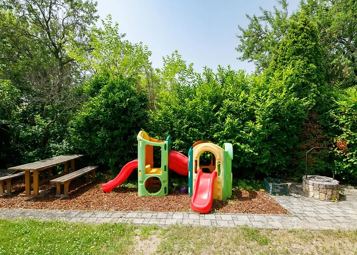 Albizia By Interhome