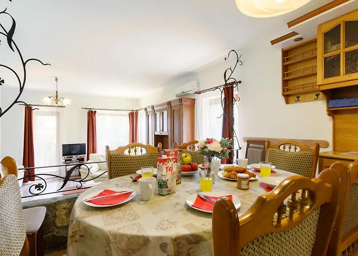 Albizia By Interhome *